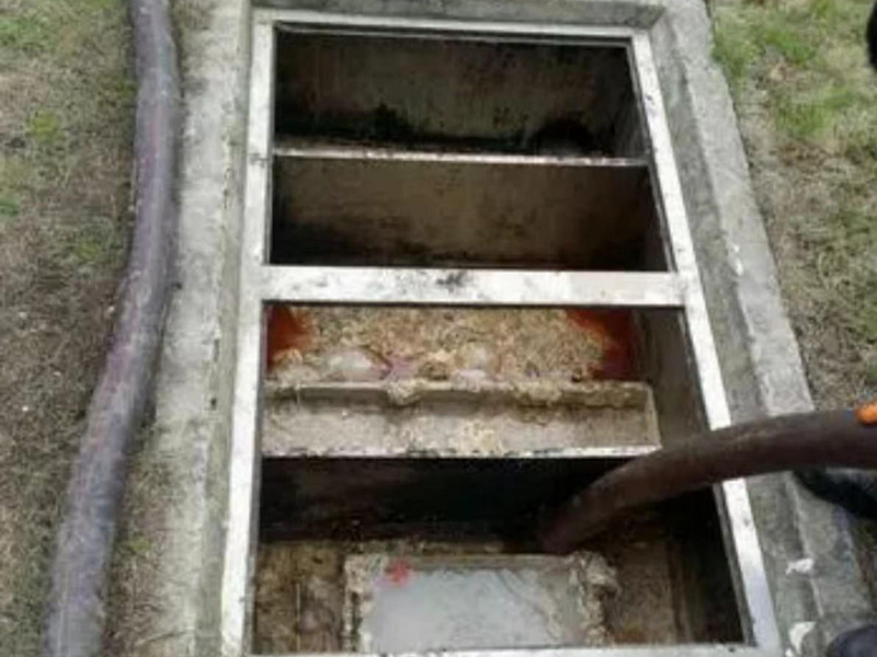 玛多隔油池清理