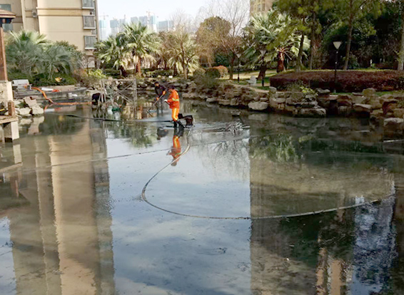 玛多景观池淤泥清理